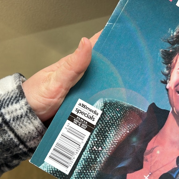 Harry Styles Magazine - Picture 2 of 3